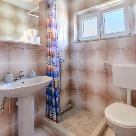 Apartments By The Sea Sumartin, Brac - 2952 *